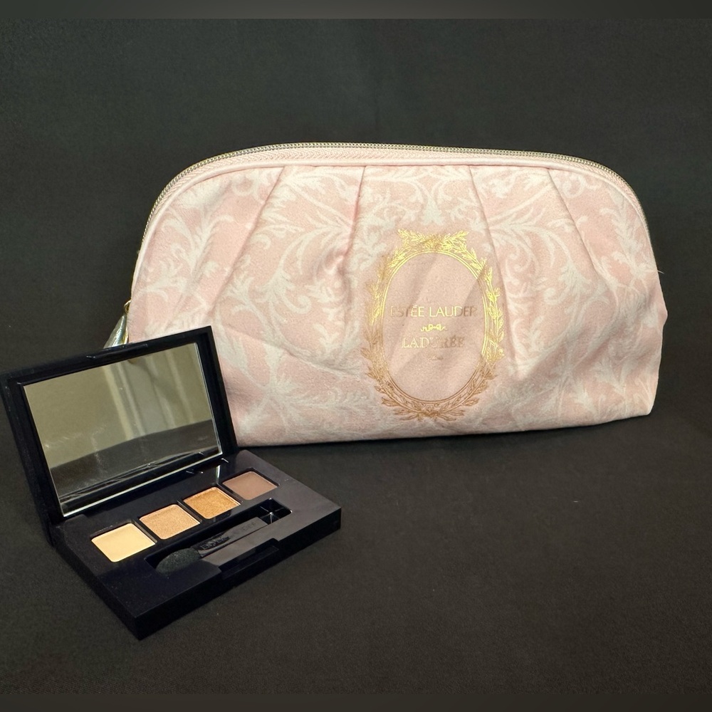 Estee Lauder Blush Pink Cosmetic Bag & Eyeshadow Palette Gift Set - Picture 1 of 6